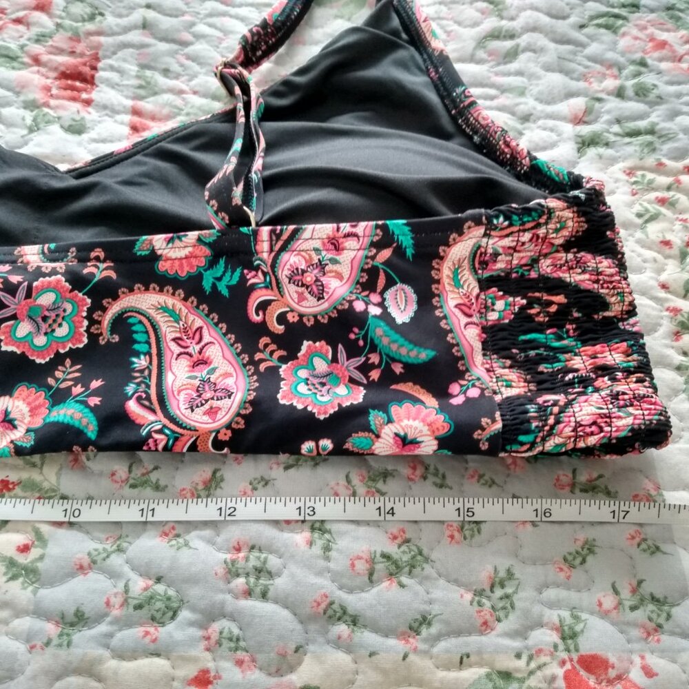 Nwt, lands end sz lg, swim top - Picture 3 of 7